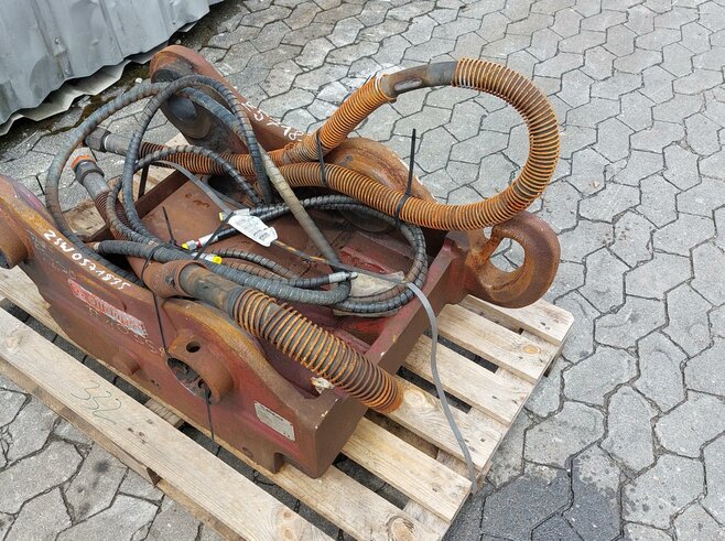 OilQuick Vollhydraulischer Schnellwechsler OQ70-55, Hitachi ZX250-ZX300