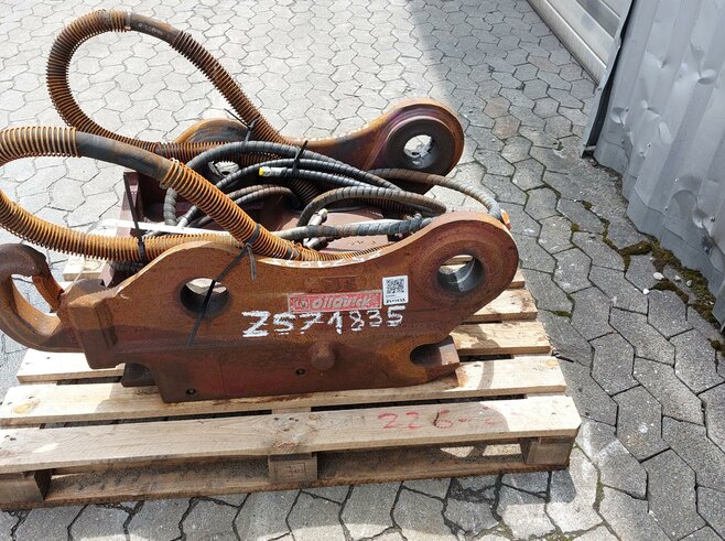 OilQuick Vollhydraulischer Schnellwechsler OQ70-55, Hitachi ZX250-ZX300