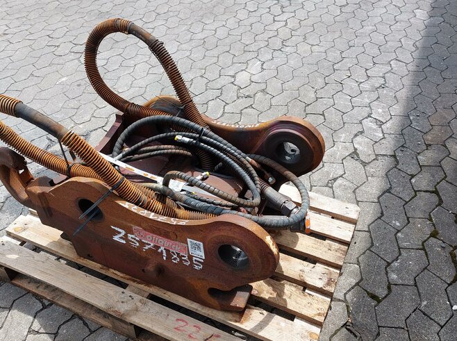 OilQuick Vollhydraulischer Schnellwechsler OQ70-55, Hitachi ZX250-ZX300