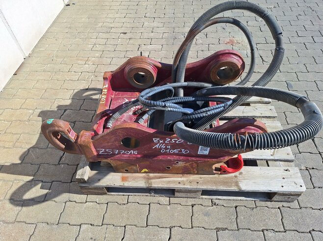 OilQuick Vollhydraulischer Schnellwechsler OQ70-55