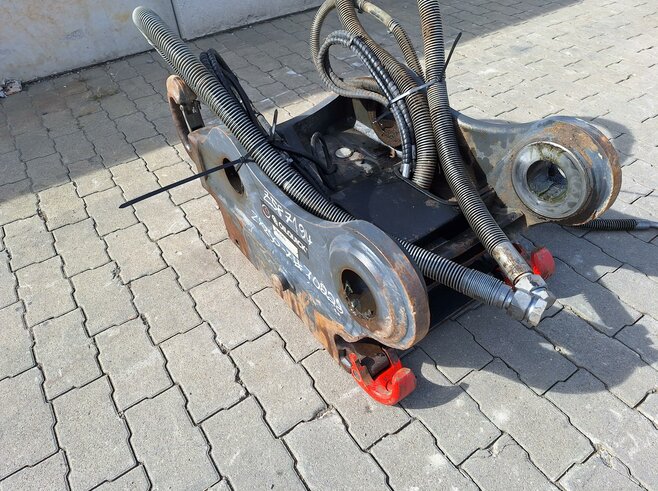 OilQuick  Vollhydraulischer Schnellwechsler OQ70-55