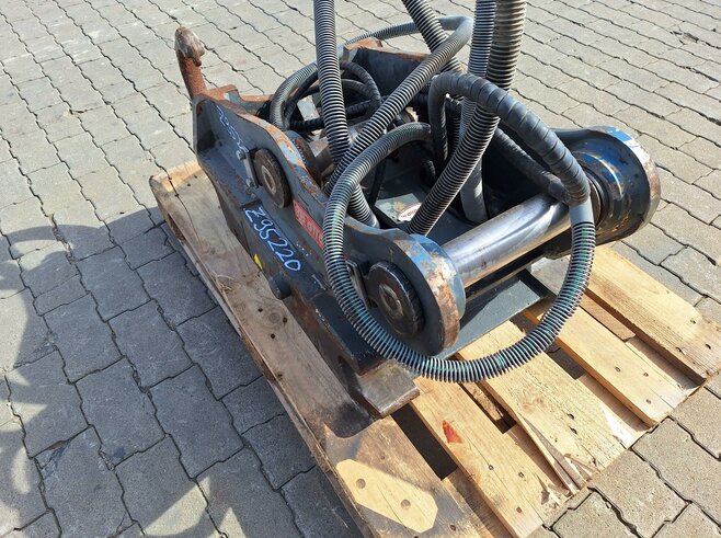 OilQuick Vollhydraulischer Schnellwechsler OQ70-55