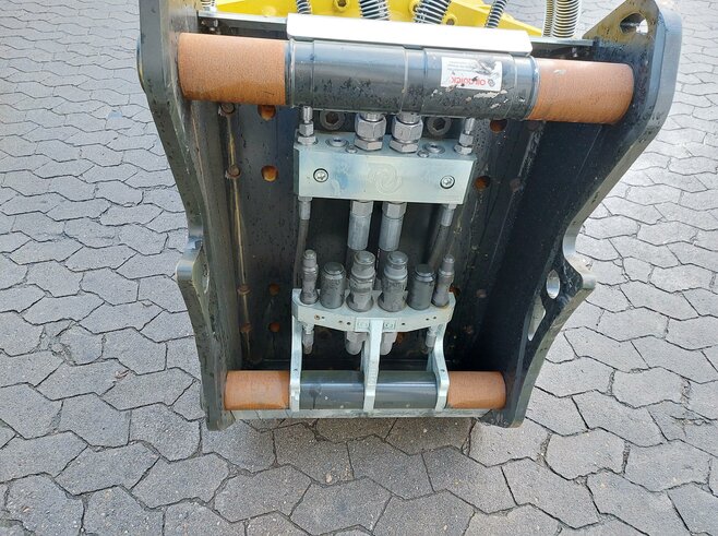 Atlas Copco Abbruch-/ Universalschere CC2500 OQ80