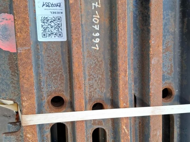 Hitachi Bodenplatten 600mm Dreisteg