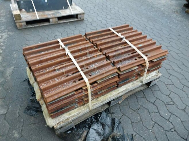 Hitachi Dreisteg Bodenplatte 600mm