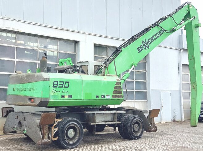 Sennebogen 830