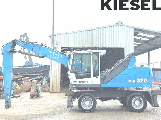 Fuchs MHL320 D