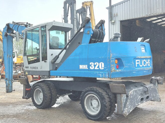 Fuchs MHL320 D