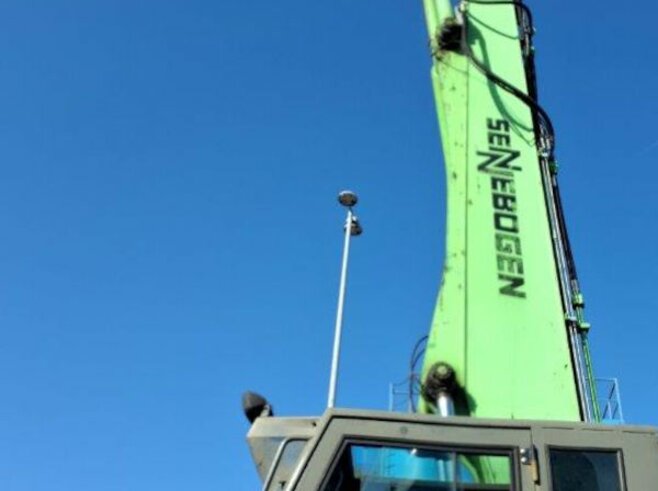 Sennebogen 825