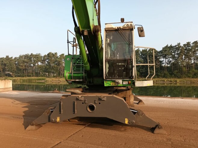Sennebogen 830E