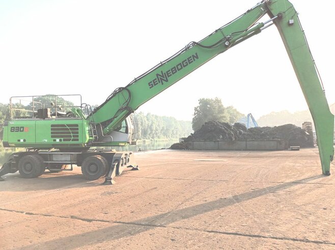 Sennebogen 830E