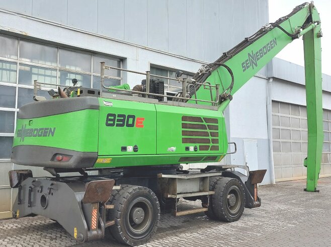 Sennebogen 830E