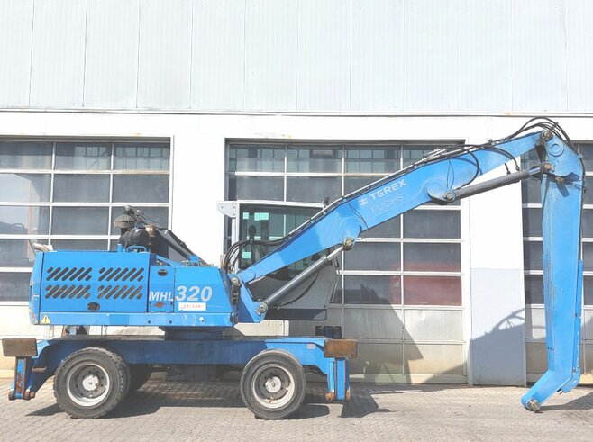Fuchs MHL320 D