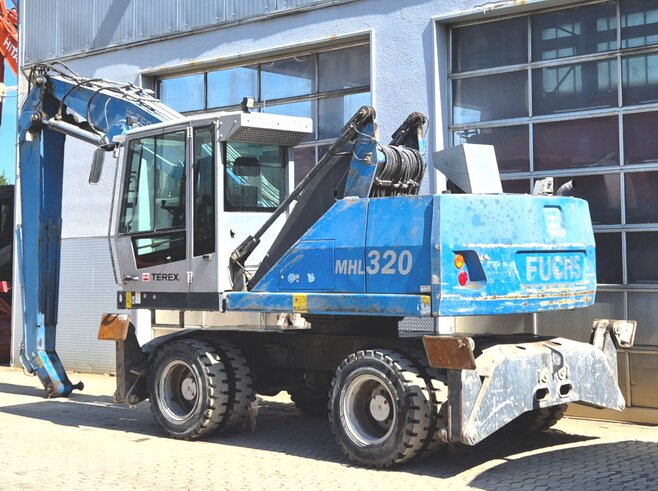 Fuchs MHL320 D