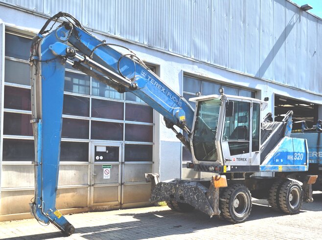 Fuchs MHL320 D