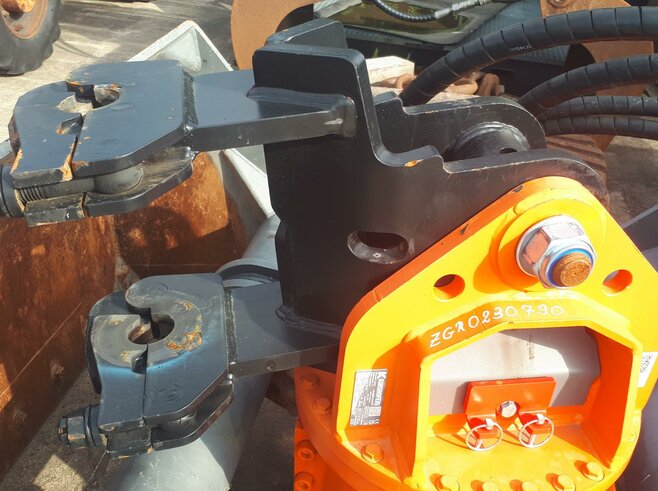 Kinshofer Zweischalen-Verladegreifer C40HPX-160-21