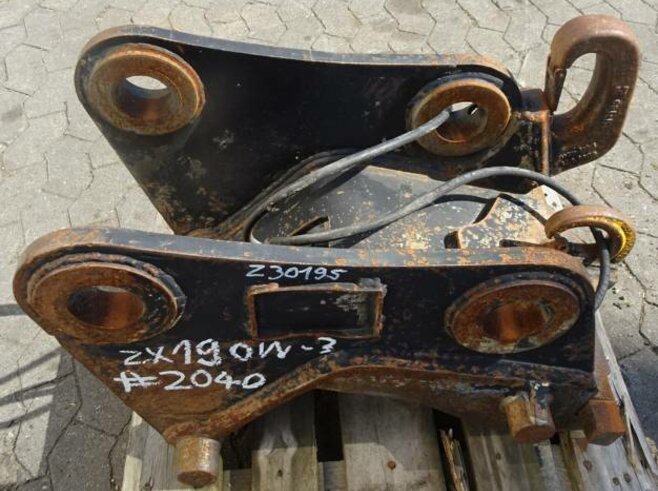 Schwarz Hydraulischer Schnellwechsler CW40S