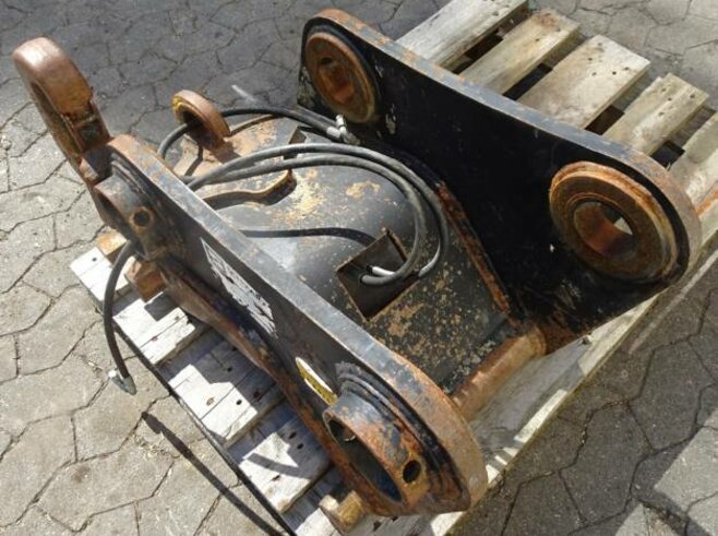 Schwarz Hydraulischer Schnellwechsler CW40S