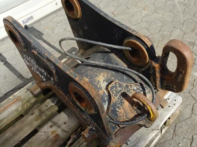Schwarz Hydraulischer Schnellwechsler CW40S