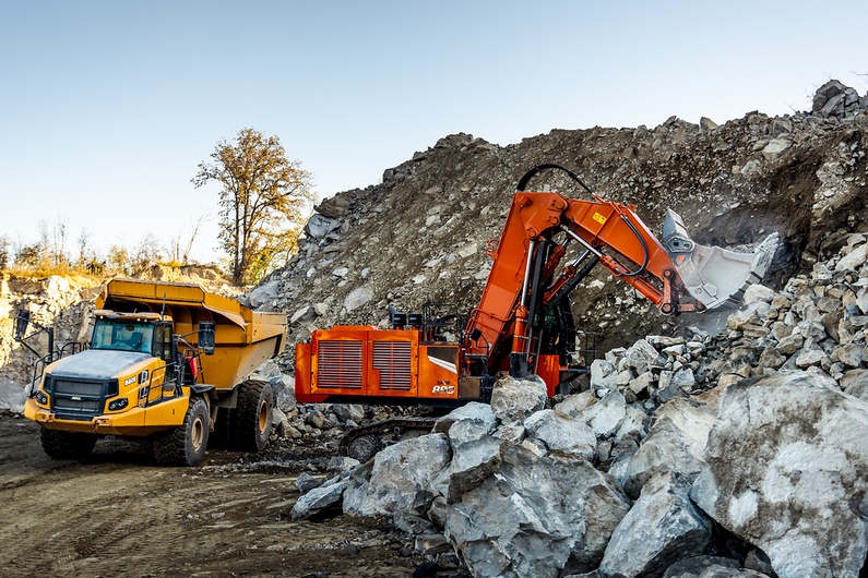 KTEG Der Hitachi 890LD-7 Hochlöffelbagger
