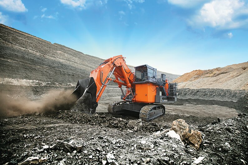 Hitachi  Der Hitachi EX2600-6 Großbagger