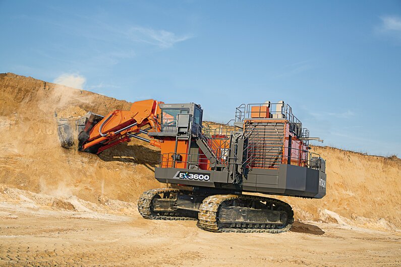 Hitachi  Der Hitachi EX3600-7 Großbagger