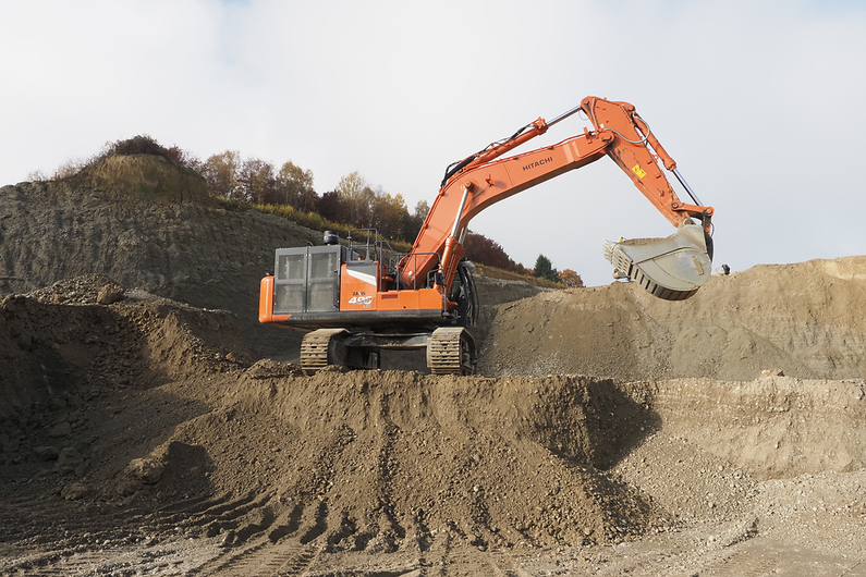 Hitachi  Der Hitachi ZX490-7 Großbagger