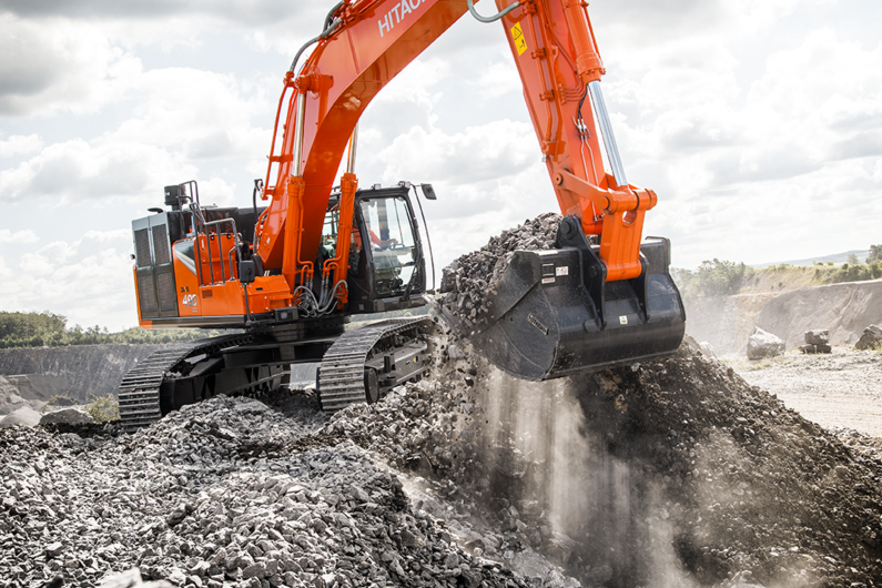 Hitachi  Der Hitachi ZX490-7 Großbagger