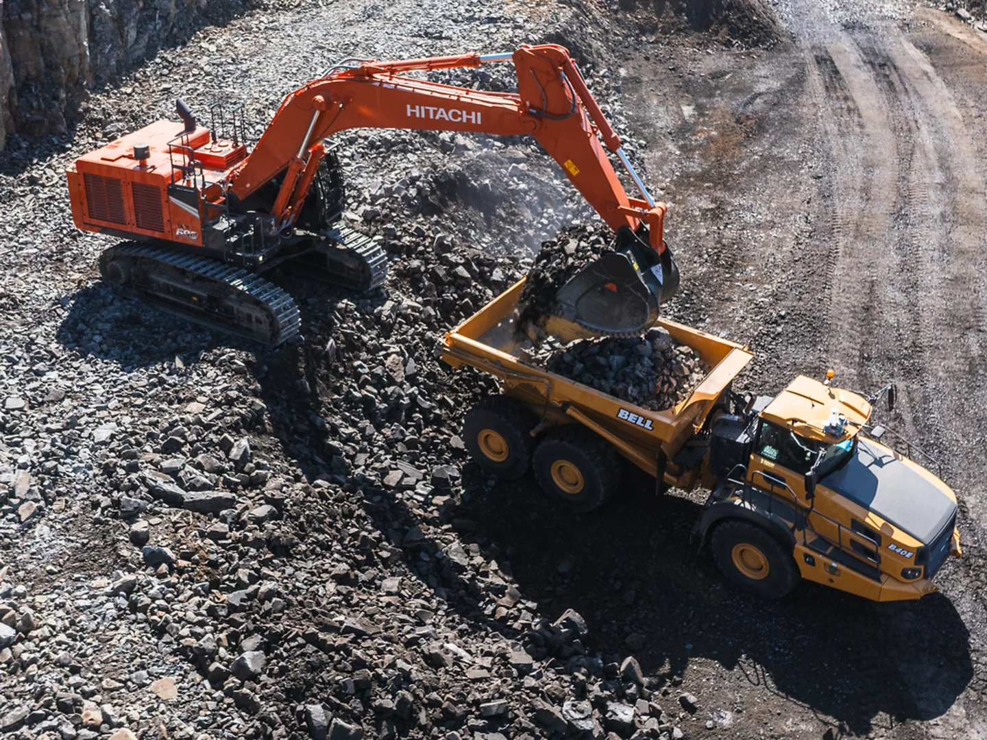 Der Hitachi ZX690-7 Großbagger