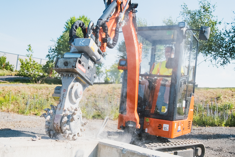 Hitachi  Der Hitachi ZX19-6 MTC