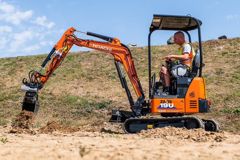 Hitachi  ZX19U-6 MTC