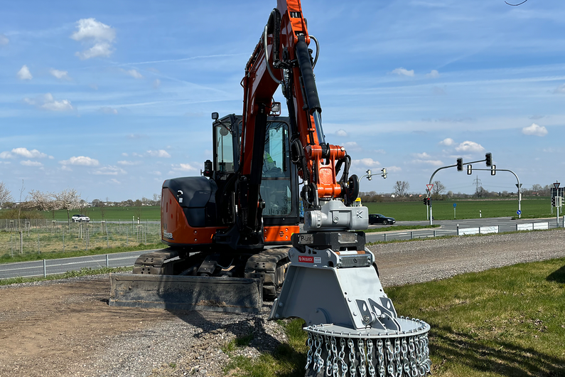 Hitachi  ZX65USB-6 MTC