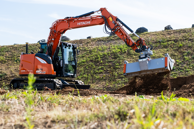 Hitachi  Der Hitachi ZX95US-7 Kompaktbagger