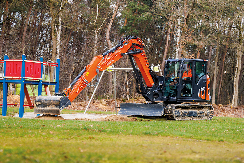 Hitachi  Hitachi ZX95USB-7 MTC