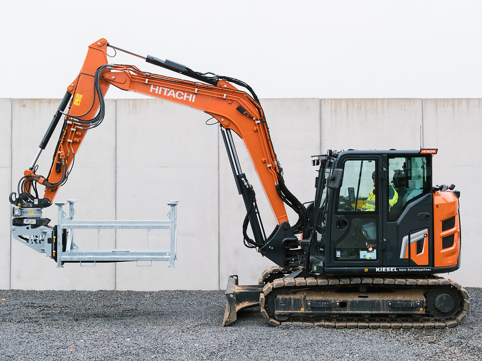 Hitachi  ZX95USB-7 MTC