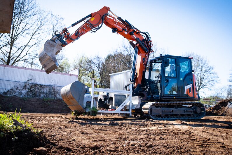 Hitachi  Hitachi ZX95USB-7 VA MTC