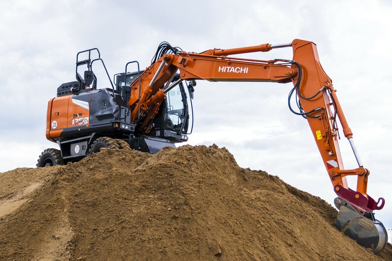 Hitachi  ZX175W-7