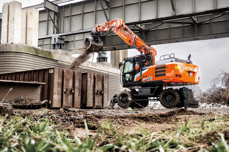 Hitachi  ZX220W-7