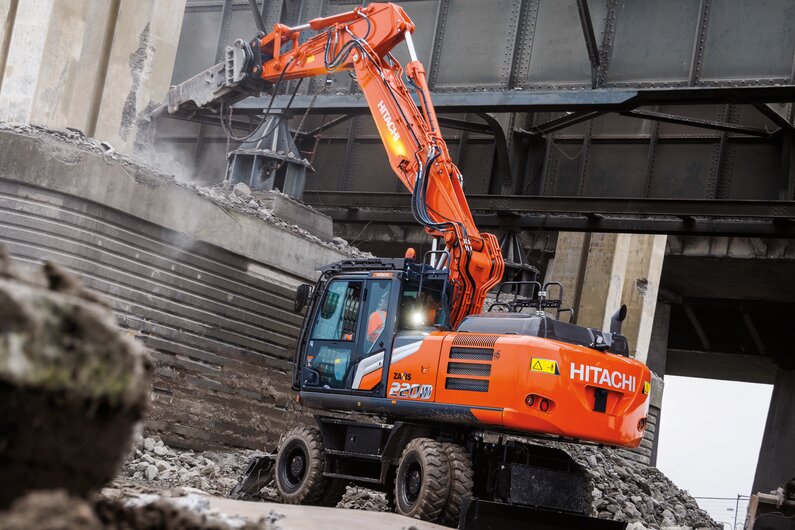 Hitachi  ZX220W-7