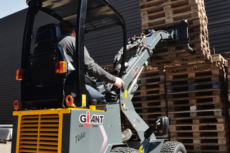 Giant Der Giant G1100 Kompaktradlader