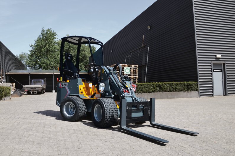 Giant Der Giant G1100 Kompaktradlader