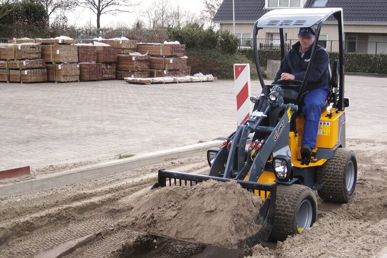 GIANT Der Giant G1200 Kompaktradlader