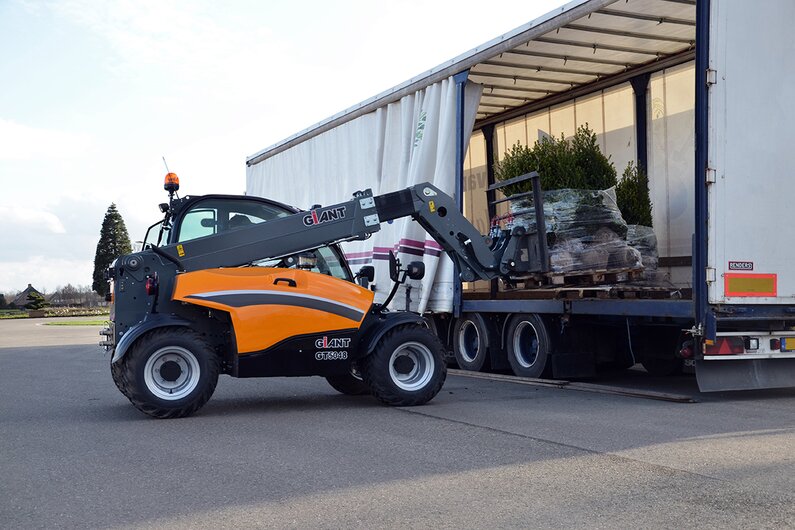 Giant Der Giant GT5048