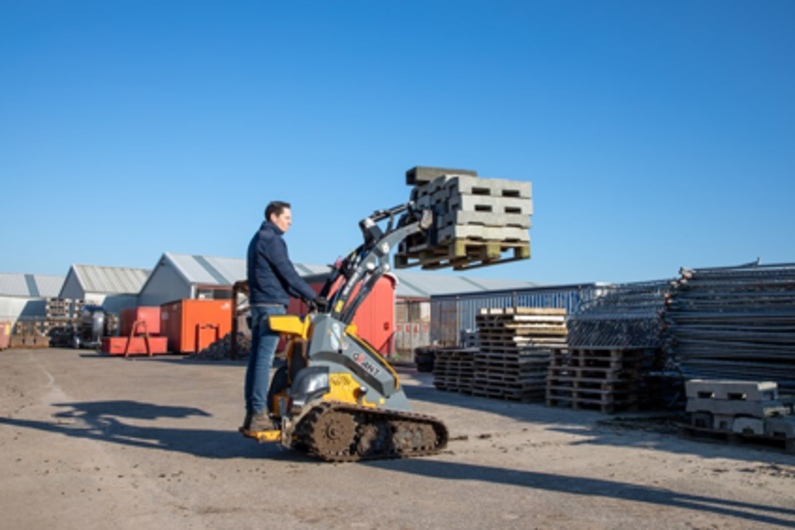 GIANT Der Giant Skidsteer SK 202D