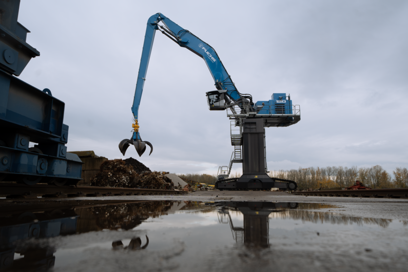 Fuchs Der Fuchs F120MH Umschlagbagger