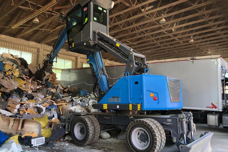 Fuchs Der Fuchs MHL310F Umschlagbagger