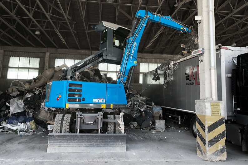 Fuchs Der Fuchs MHL310F Umschlagbagger