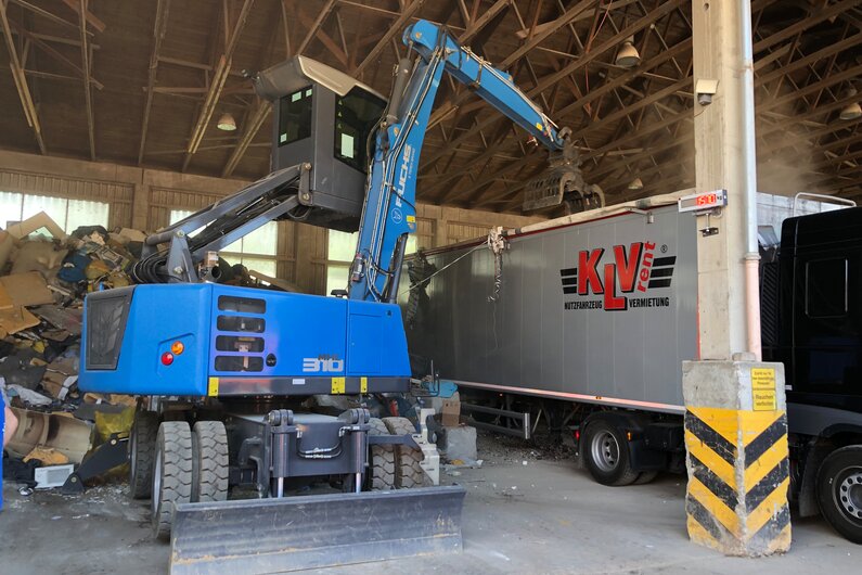 Fuchs Der Fuchs MHL310F Umschlagbagger