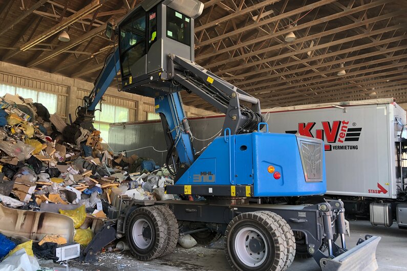 Fuchs Der Fuchs MHL310F Umschlagbagger