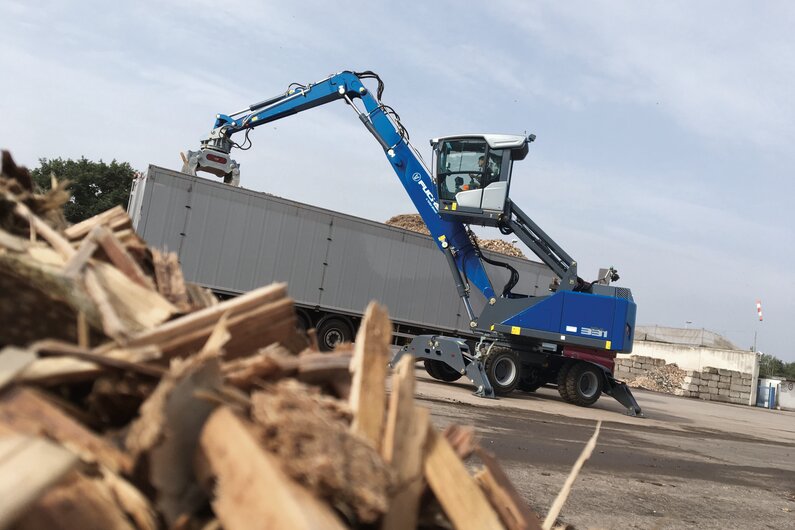 FUCHS Der Fuchs MHL331F Umschlagbagger